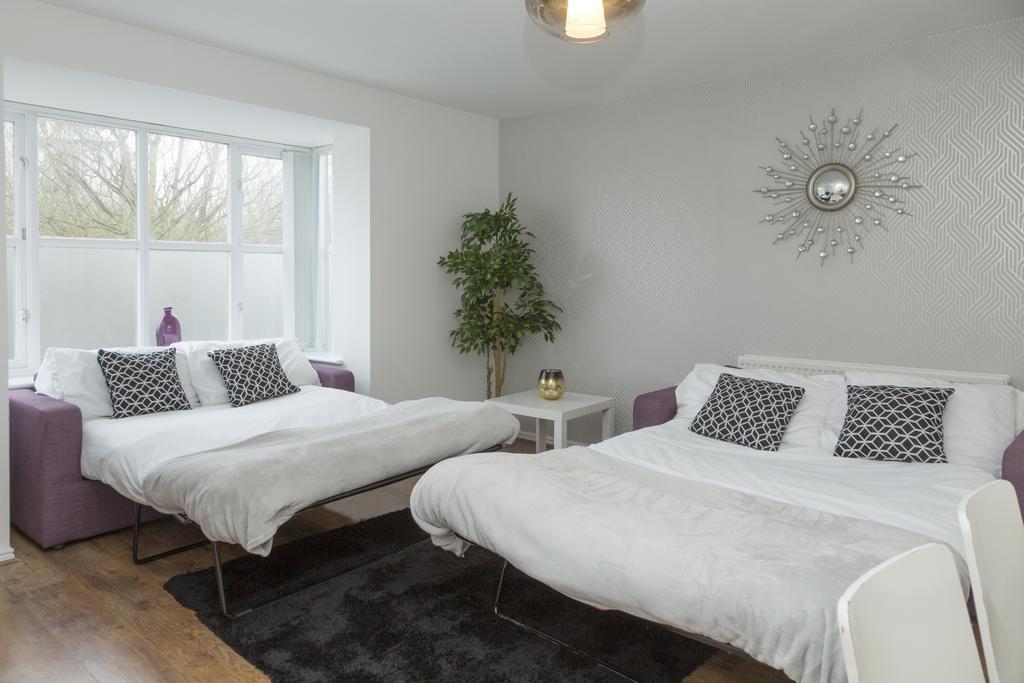 Quiet Riverside Apartment Лондон Экстерьер фото