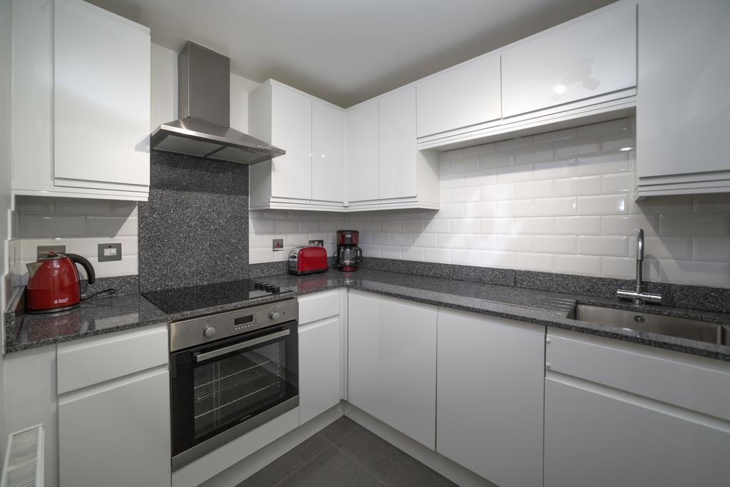 Quiet Riverside Apartment Лондон Экстерьер фото