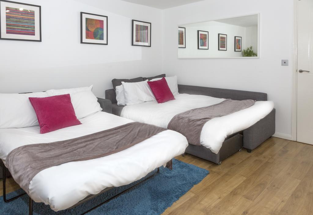 Quiet Riverside Apartment Лондон Экстерьер фото