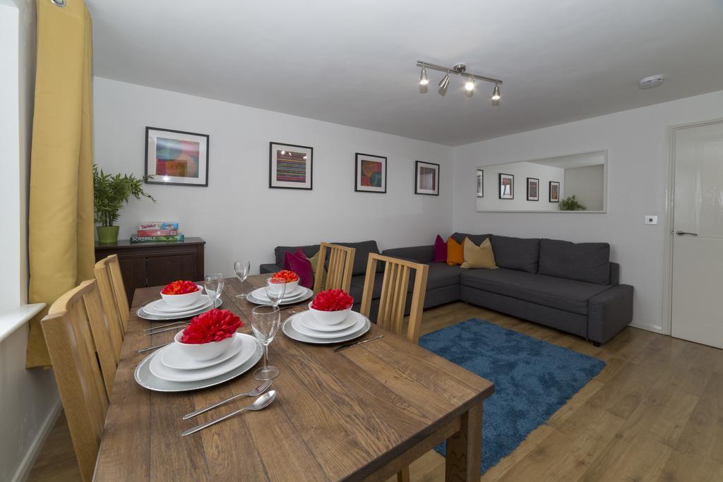 Quiet Riverside Apartment Лондон Экстерьер фото