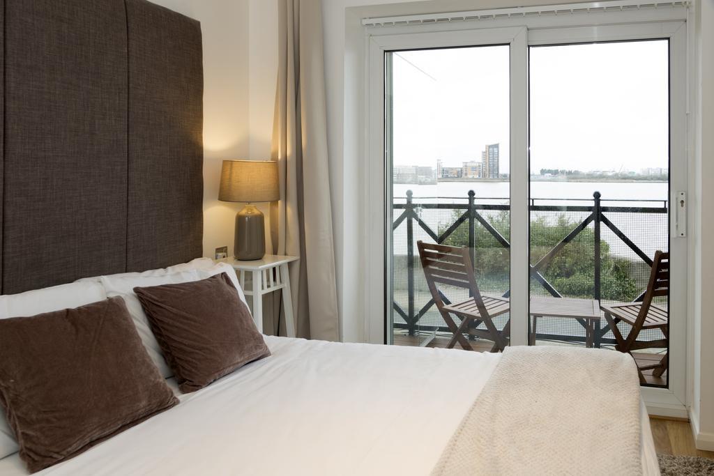 Quiet Riverside Apartment Лондон Экстерьер фото