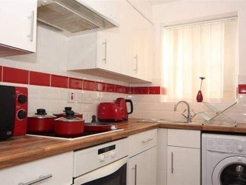 Quiet Riverside Apartment Лондон Экстерьер фото