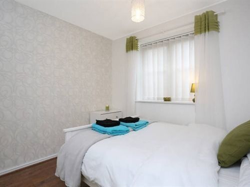 Quiet Riverside Apartment Лондон Экстерьер фото